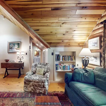 Laurel Cabin